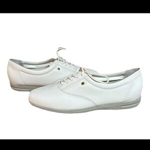 Easy Spirit Shoes Size 9B Motion Sport Lace Up Oxford Sneakers White Leather NEW